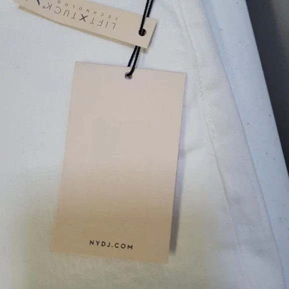 NYDJ Briella White Denim Shorts Lift Tuck Technology Bermuda Size 16 Tags New - Picture 10 of 10